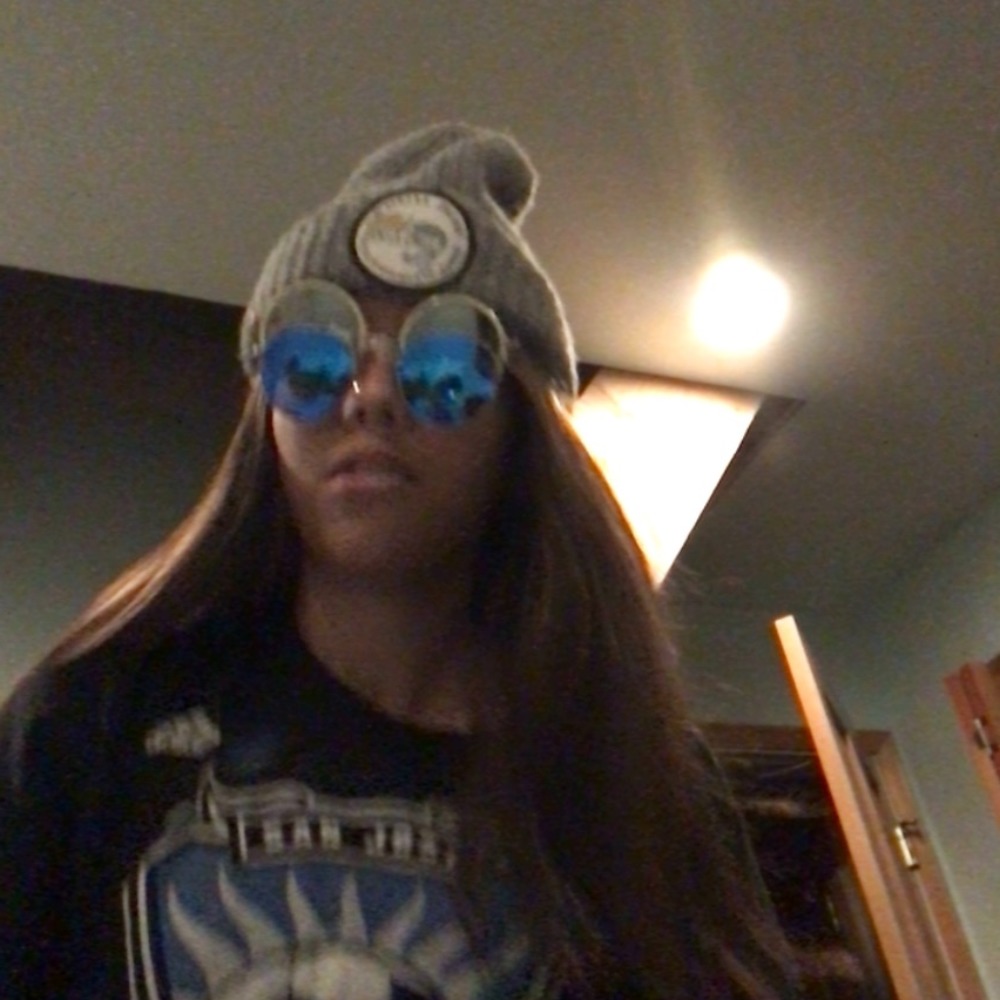 Meet your Posher, Amelia